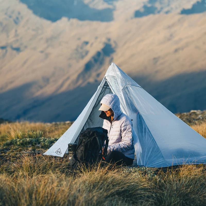 Hyperlight Mountain Gear Mid Setup In Grass